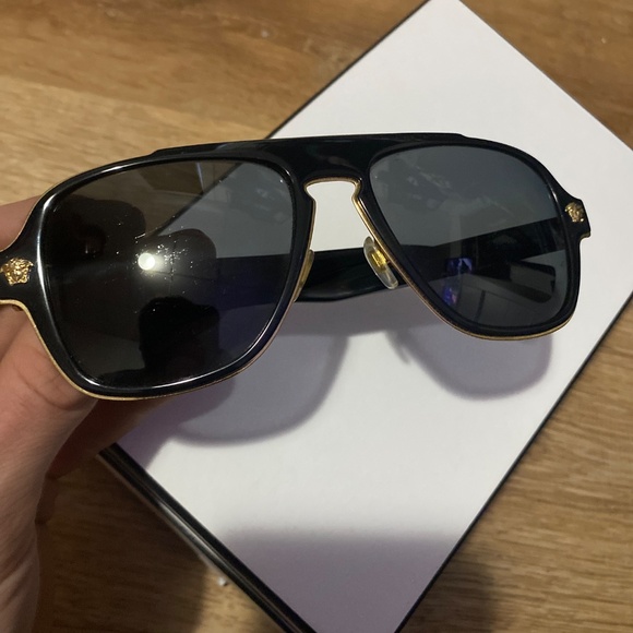 VERSACE polarized AUTHENTIC mod.2199 sunglasses unisex black w gold designer - Picture 9 of 17